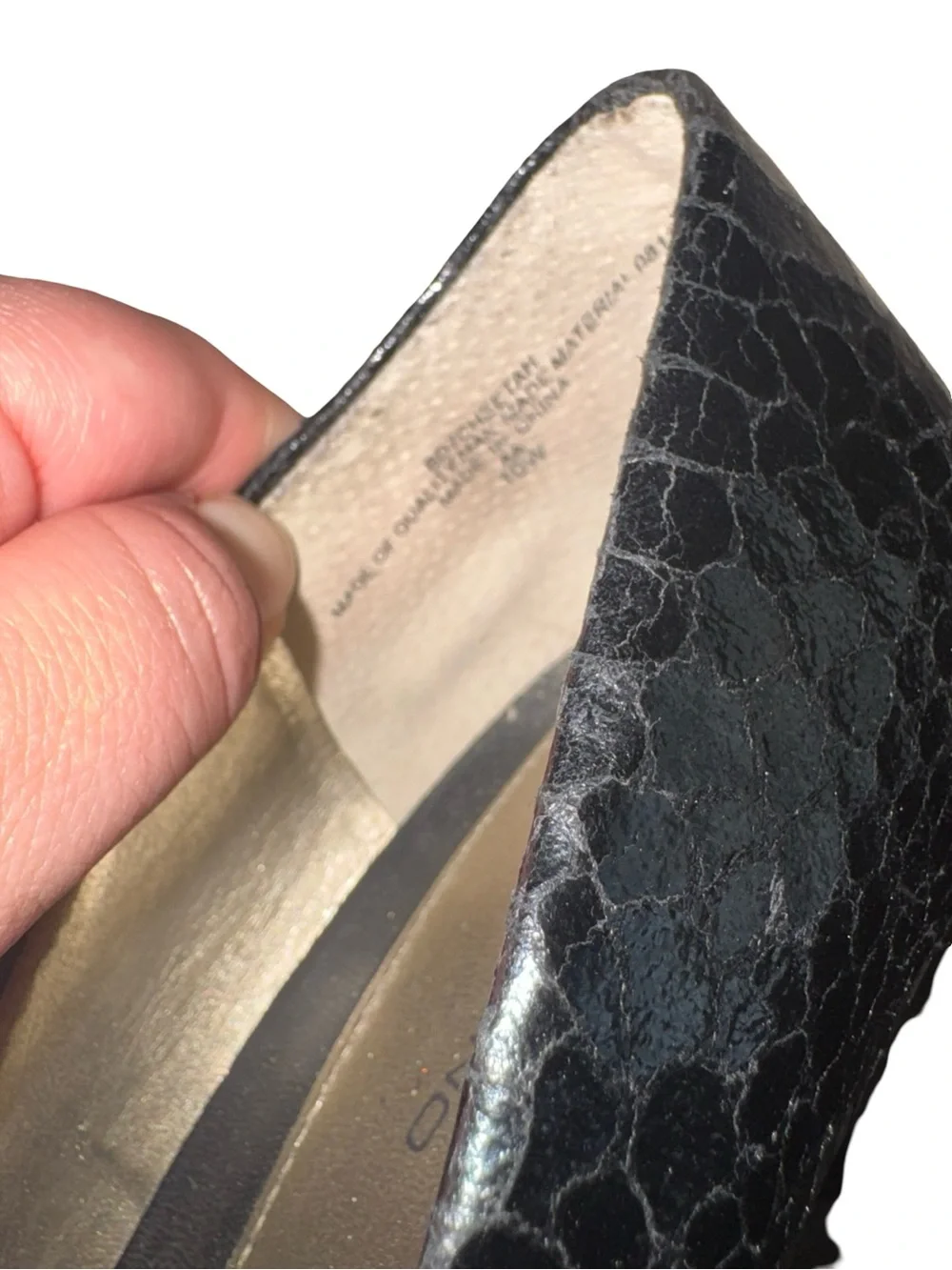 VTG BANDOLINO snakeskin kitten heel pump in black size 10M